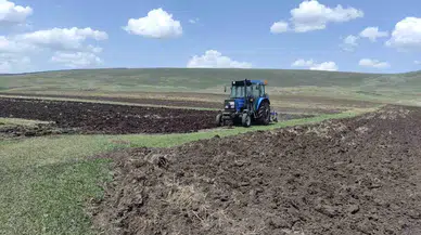 Ardahan’da Cet Tohumu Buğday ve Arpa Tohumları Toprakla Buluşturuluyor