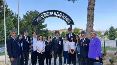 Babasının Silah Arkadaşlarını Görünce Gözyaşlarına Hakim Olamadı
