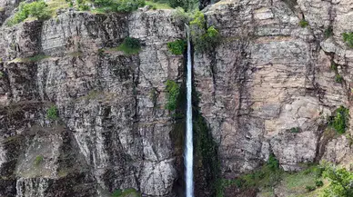 Bitlis’teki Gümüşkanat Şelalesi Havadan Görüntülendi
