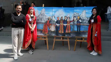 Çığlık, Salvador Kolu, Frida Kahlo, Mona Lisa, Van Gogh ve Kaplumbağa Terbiyecisi Bar Oynadı