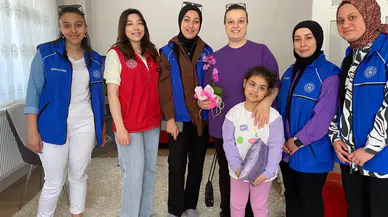 Depremzede ve Şehit Annelerini Unutmadılar