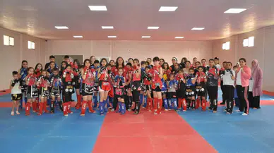 Dünya Şampiyonu Muay Thai Sportmenler Anneleriyle Karşılaşmalara Hazırlanıyor