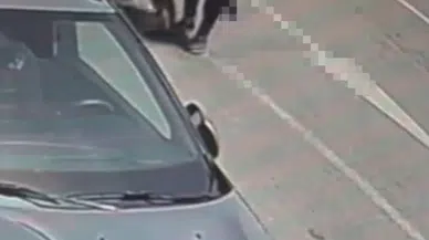 Elazığ’da Motosikletin Bayana Çarpması Güvenlik Kameralarına Yansıdı