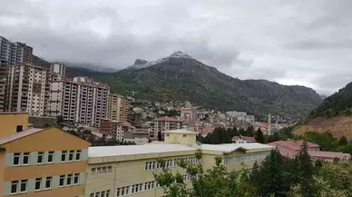 Gümüşhane’de Mayıs Ayında Sürpriz Kar Yağışı