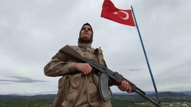 Gündüz Konutta Anne, Akşam Vatan Nöbetinde
