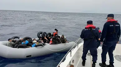 İzmir Açıklarında 56 Göçmen Karaya Çıkartıldı