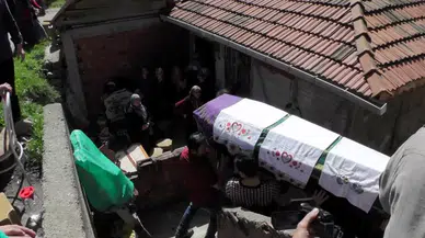 Kazada Ölen Kızlarının Cenazesinin Getirildiği Meskenleri 6 Yıl Sonra Kendilerine Mezar Oldu