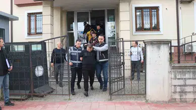 Öldürüp Gömmüşlerdi, Adliyeye Sevk Edilen Şüphelilerden 2’si Tutuklandı, 6’sı Özgür Kaldı