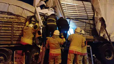 Otoyolda Seyir Halindeki Tıra, Gerisinden Gelen Tır Çarptı: 1 Meyyit