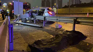 Tem Otoyolu’nda Araba Bariyerlere Ok Üzere Saplandı: 1 Meyyit, 1 Ağır Yaralı