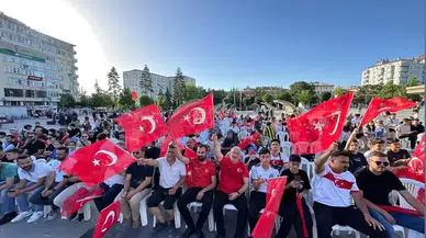 Aşgın Maçı Meydanda İzledi