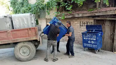 İskilip’te çöp Konteynerleri Dezenfekte Ediliyor