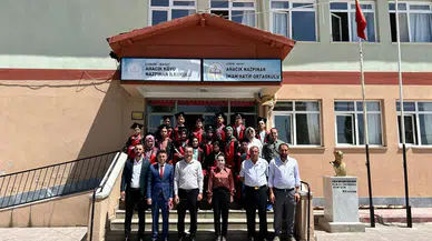 Kaymakam Seher Söyler, Öğrencilerin Karne Heyecanına Ortak Oldu