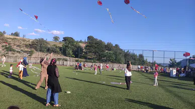 Kur'an Kursu Öncesi Uçurtma Şenliği Yapıldı
