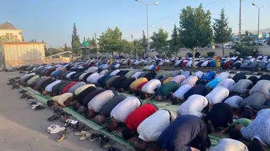 Adıyaman’da Binlerce Kişi Bayram Namazı İçin Saf Tuttu