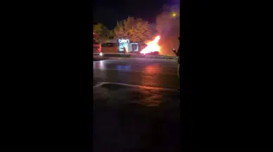 Ataşehir’de Çok Sürat Yapan Araba Taksiye Çarptı: 3 Yaralı