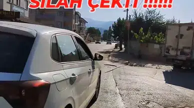 Aynasını Kıran Motosikletliye Bu türlü Silah Çekti