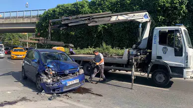Beyoğlu’nda Araçların Ortasında Sıkışan Gencin Bacağı Koptu