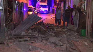 Fatih’te Tarihi Metruk Bina Kısmen Çöktü