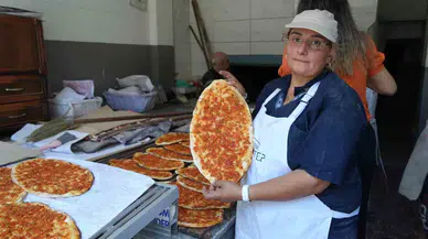 Gaziantep’in Bayan Pide Ustası Erkeklere Taş Çıkartıyor