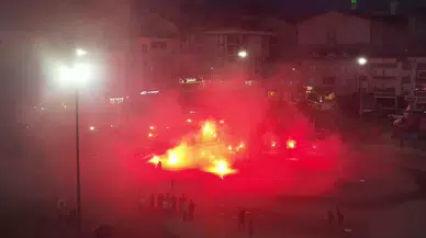 İstanbul’da Taraftar Kümesi Havai Fişekli Kutlama Yaptı, Mesken ve Ormanda Yangın Çıktı