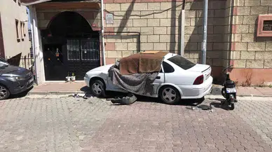 Kağıthane’de Freni Boşalan Araç, Park Halindeki Araca Çarptı: Motosiklet Şoförü Mevtten Döndü