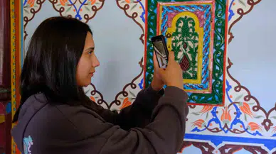 Klâsik Türk Konuk Odalarının El Emeği Göz Parıltısı Örnekleri Gümüşhane’de