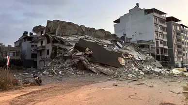 Korna Sesiyle Yıkılan 7 Katlı Bina, Vatandaşlara Zelzele Tesiri Yaşattı