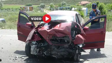 Otomobil İle Hafif Ticari Aracın Çarpıştı: Üç Yaralı