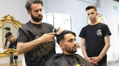 Sarsıntının Merkez Üssündeki Berberlerde Bayram Yoğunluğu