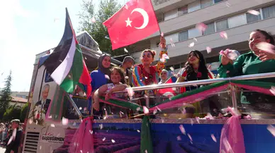 "Uluslararası Gül Festivali" Isparta’da Renkli İmajlarla Başladı