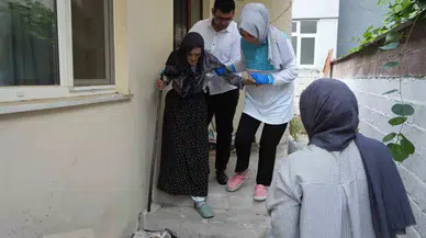 94 Yaşındaki Ninenin Dramı...sosyal Medyada Paylaşıldı, Konuk Meskenine Kaldırıldı