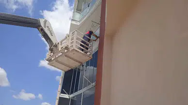 Mahsur Kalan Güvercini İtfaiye Kurtardı