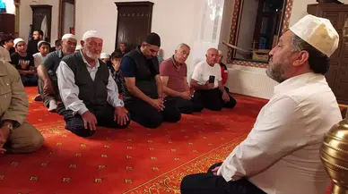 Namaz Sonrası Şehitler İçin Dua