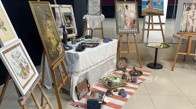 Bayanlar Eskimiş Eserleri Sanat Yapıtına Dönüştürüyor