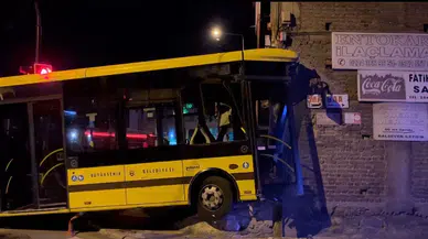 Denetimden Çıkan Belediye Otobüsü, Tamirci Dükkanına Girdi