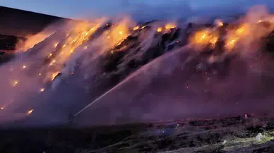 Erciş’te Çöplükte Çıkan Yangın Kısa Mühlet İçinde Söndürüldü