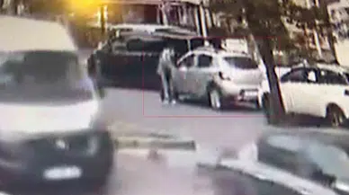 Esenyurt’ta Sinyal Kesici Kullanarak Açtığı Araçtan 300 Bin Lira Çalan Hırsız Kamerada