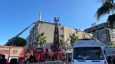 Eyüpsultan’da İş Hanının Çatısında Korkutan Yangın