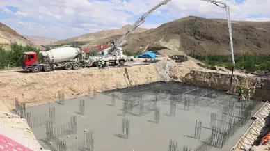 Gürün’de Zelzele Konutlarının Temeli Atıldı