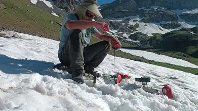 Haziran Ayında Kara Pekmez Döküp Yedi