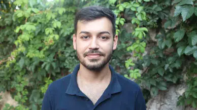 Herkes Bakmaya Bile Korkarken, Yılanlara Fısıldıyor