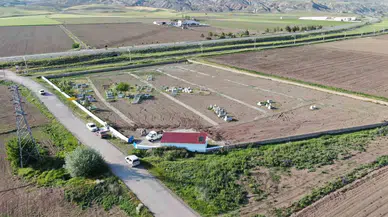 Muhtarlıktan Oldu Lakin Hizmet Aşkı Bitmedi, Hizmete Ölülerden Başladı