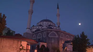 Pendik’te Otluk Alandaki Yangın Korkuttu