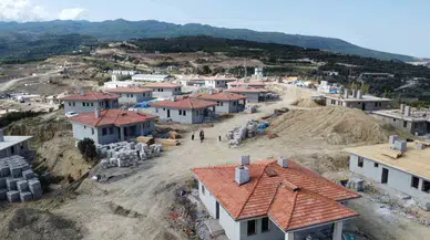 Sarsıntının Yaralarının Sarıldığı Samandağ’da Köy Meskenleri Kendine Hayran Bırakıyor
