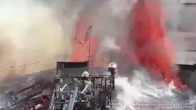 Tuzla’da Çatıların Alev Alev Yandığı Anlar Kamerada