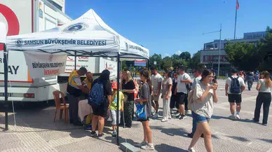 Vatandaşlara Fiyatsız Limonata ve Su İkramı