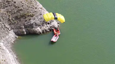 Yarasa Adam Tortum Gölü’ne Uçtu