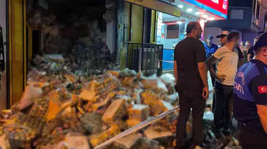 Zeytinburnu’nda Monopol Bayisinin Asma Tavanı Çöktü, Faciadan Dönüldü: 1 Yaralı