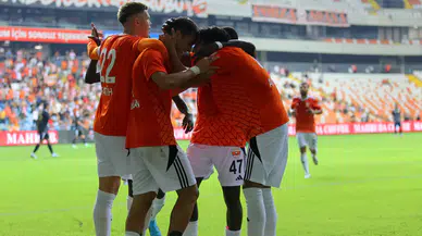 Adanaspor, Esenler Erokspor’u Rahat Geçti